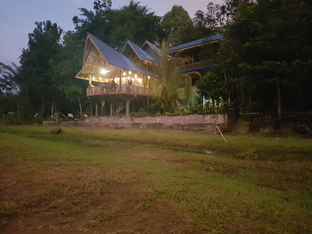 Batu Kapal Guest House & Jungle Trekking Bukit Lawang Eksteriør bilde